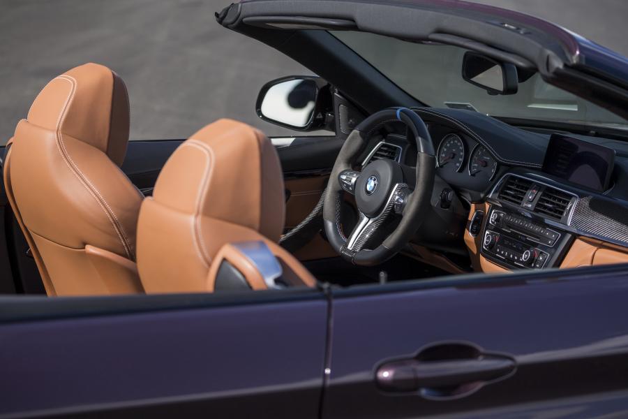 Интерьер BMW M4 Convertible (F83) 2017 года  (NA) (фото 18 из 24)